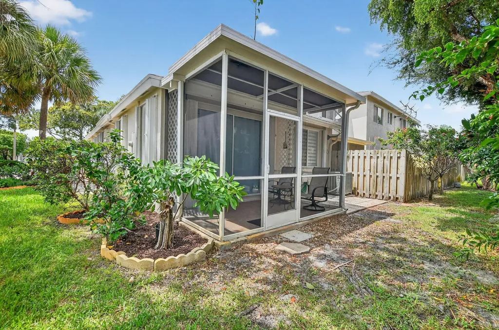 851 NW 42nd Place Deerfield Beach FL 33064