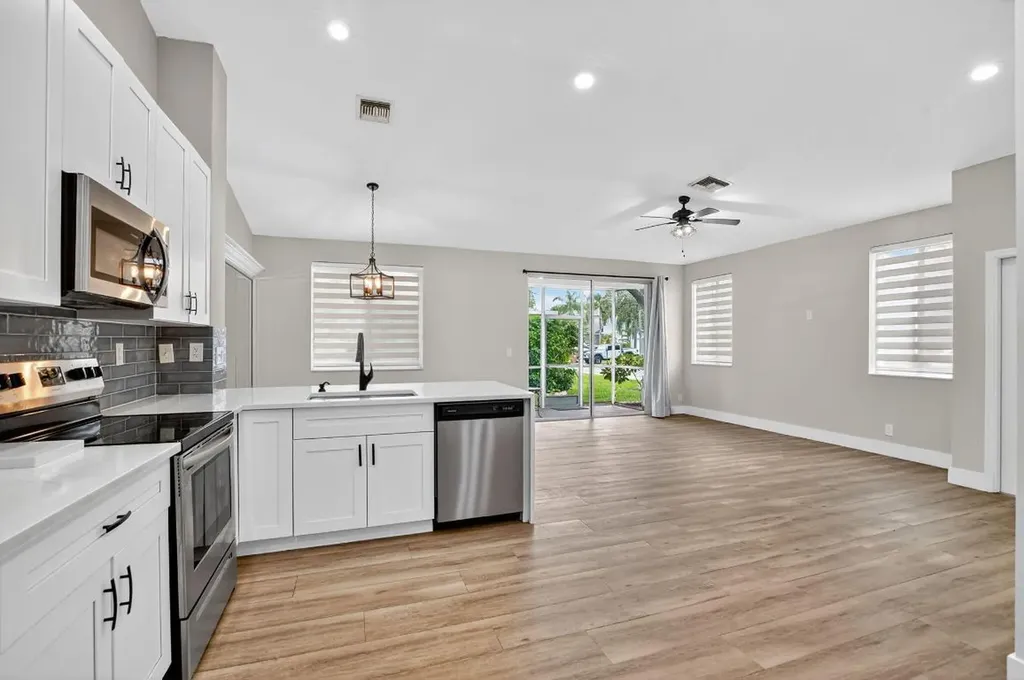 851 NW 42nd Place Deerfield Beach FL 33064