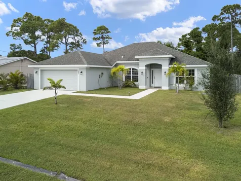 137 SW Pisces Terrace Port St Lucie FL 34984