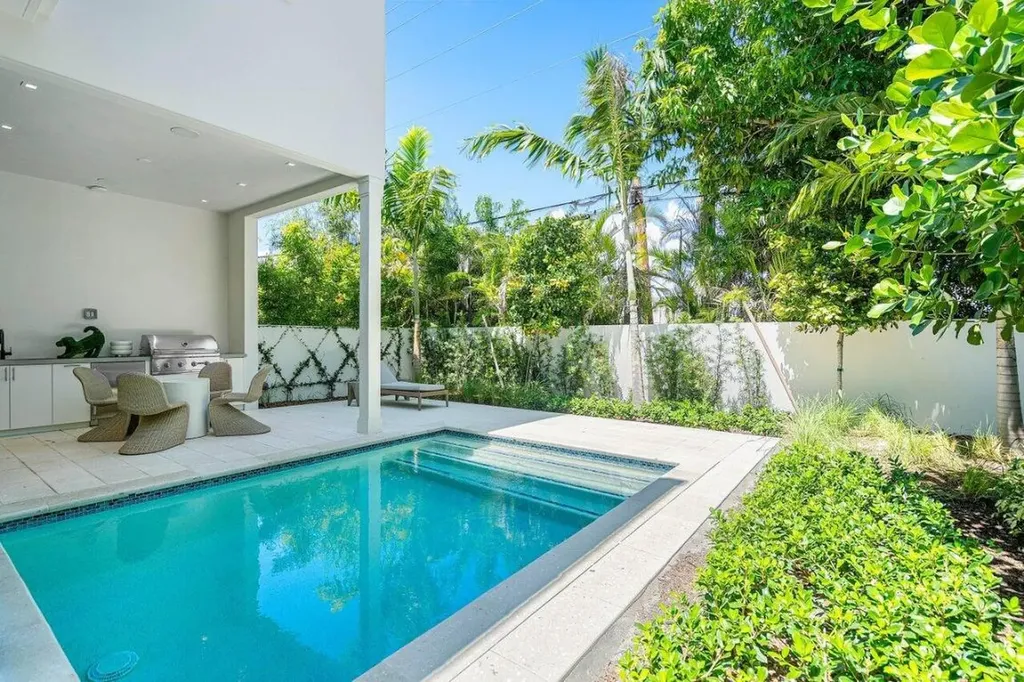 514 NE 7th Avenue Delray Beach FL 33483