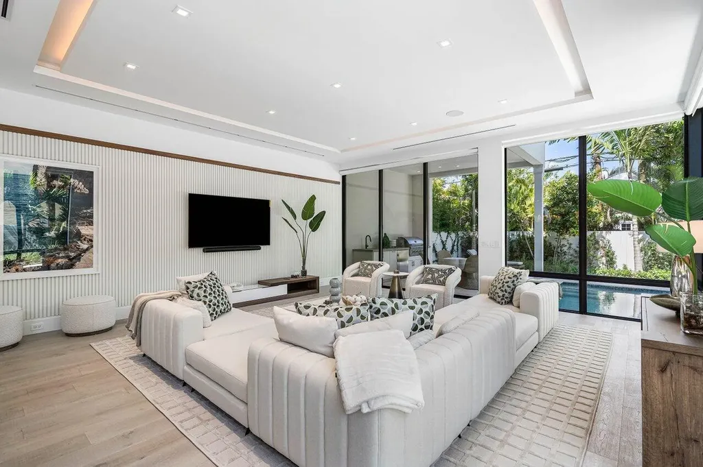 514 NE 7th Avenue Delray Beach FL 33483