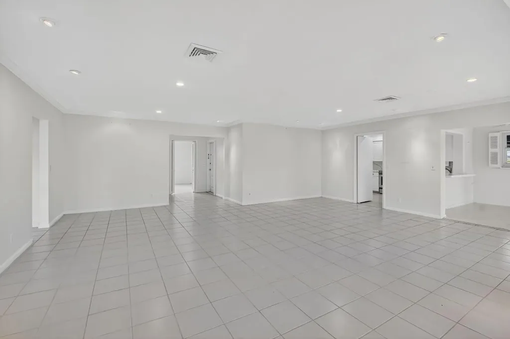 4862 S Lake Drive Boynton Beach FL 33436