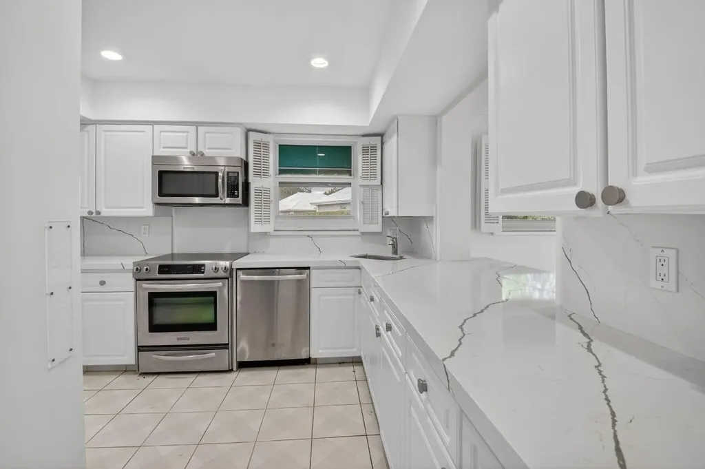 4862 S Lake Drive Boynton Beach FL 33436