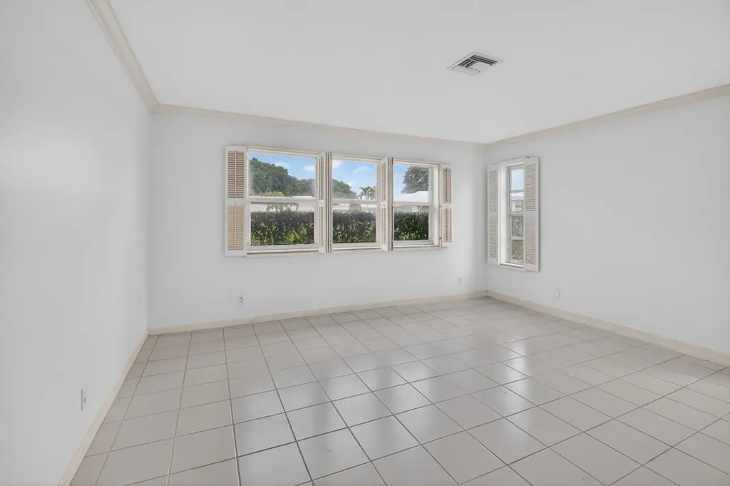 4862 S Lake Drive Boynton Beach FL 33436