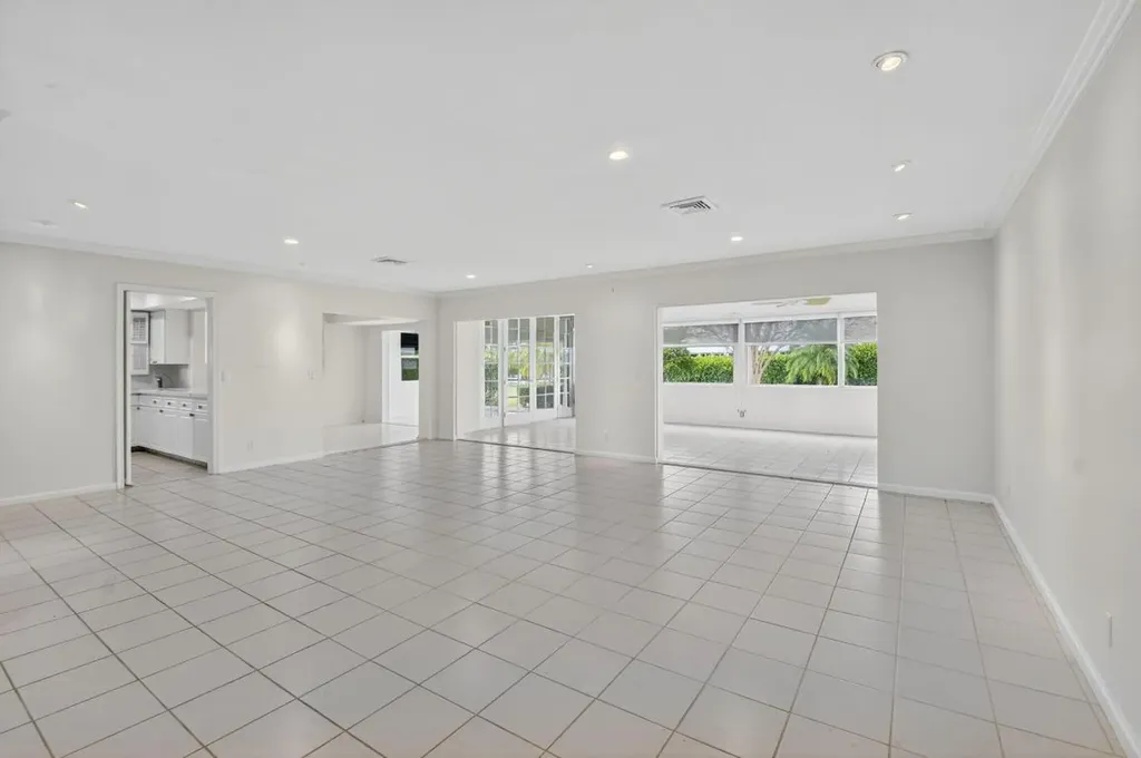 4862 S Lake Drive Boynton Beach FL 33436