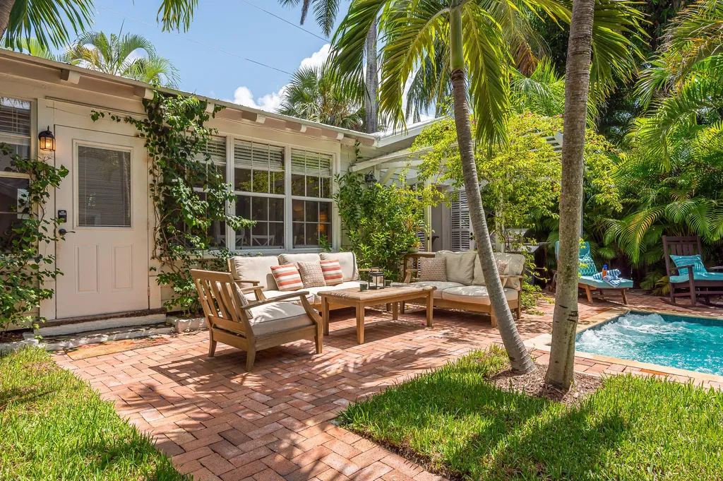 715 Palm Street West Palm Beach FL 33401
