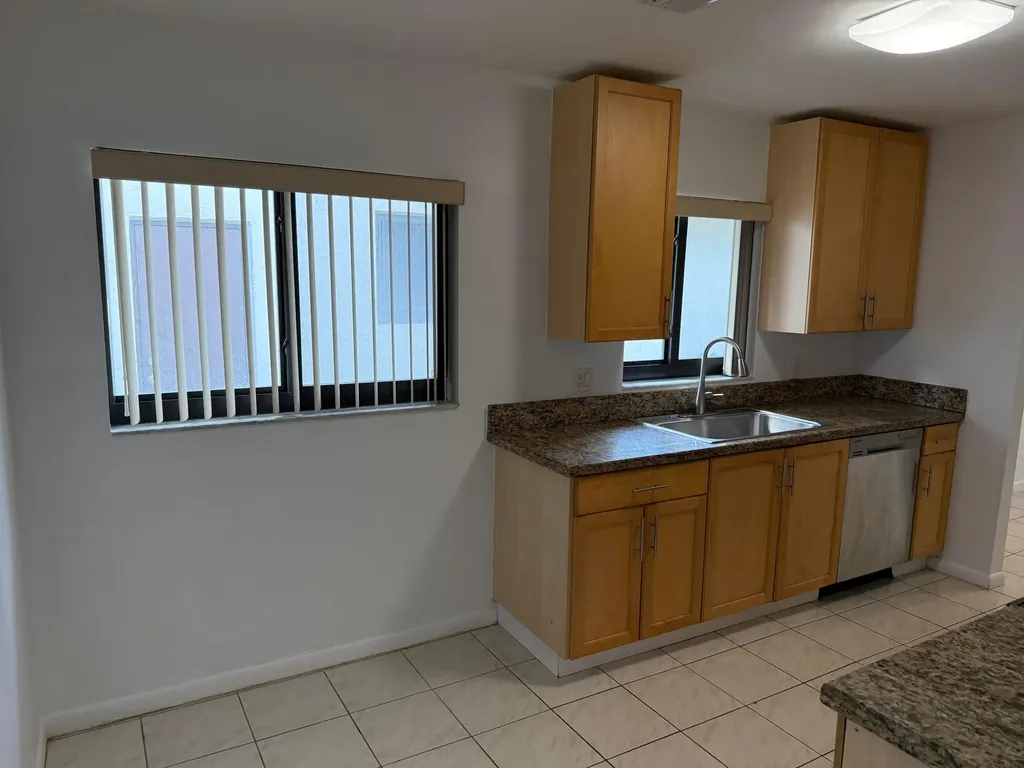 1687 SW 20th Terrace Deerfield Beach FL 33442