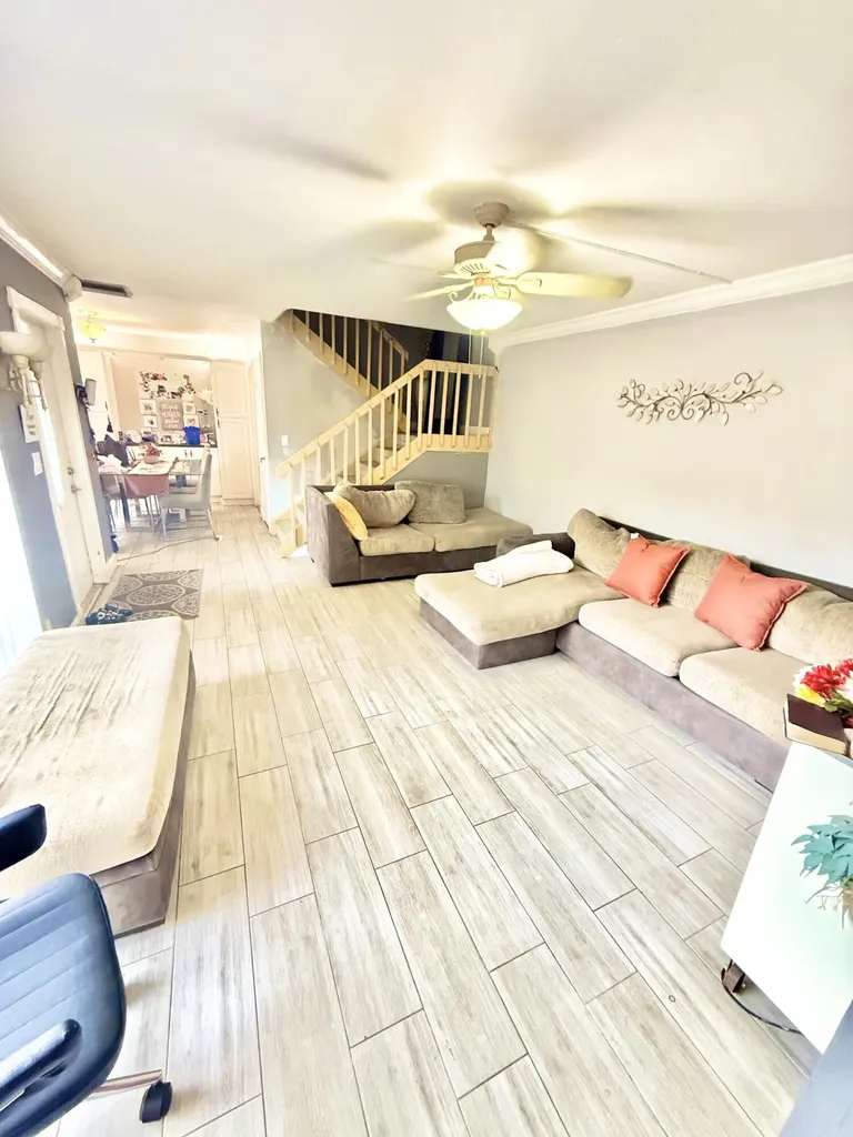 711 Springdale Circle Palm Springs FL 33461