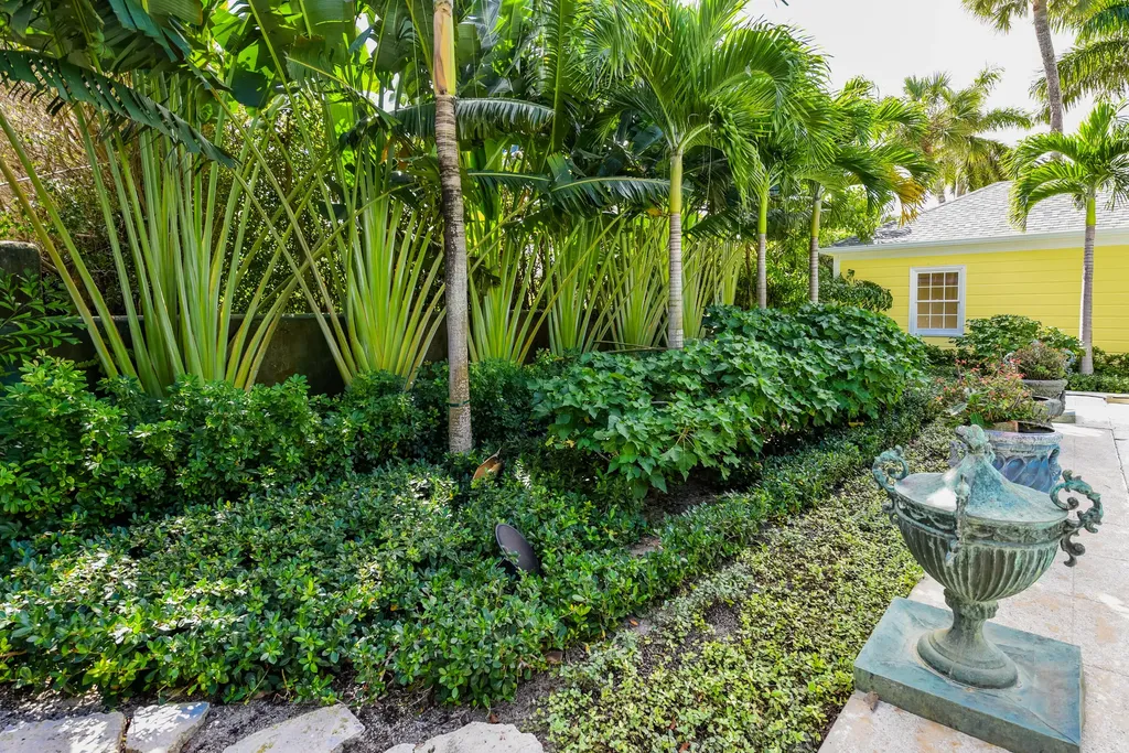 250 Algoma Road Palm Beach FL 33480