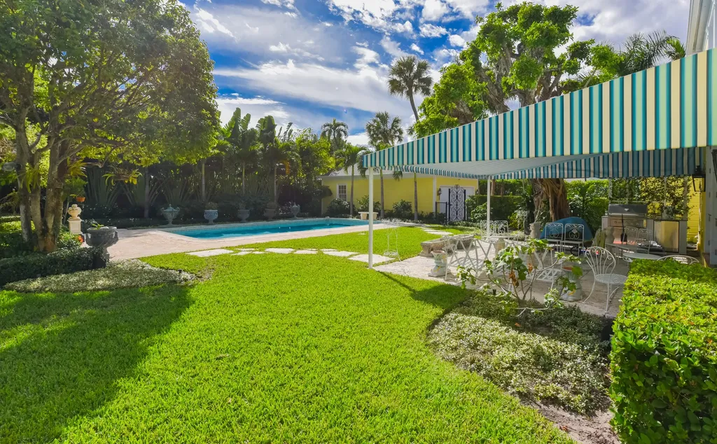 250 Algoma Road Palm Beach FL 33480