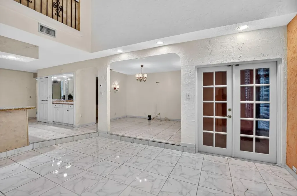 6758 Canary Palm Circle Boca Raton FL 33433