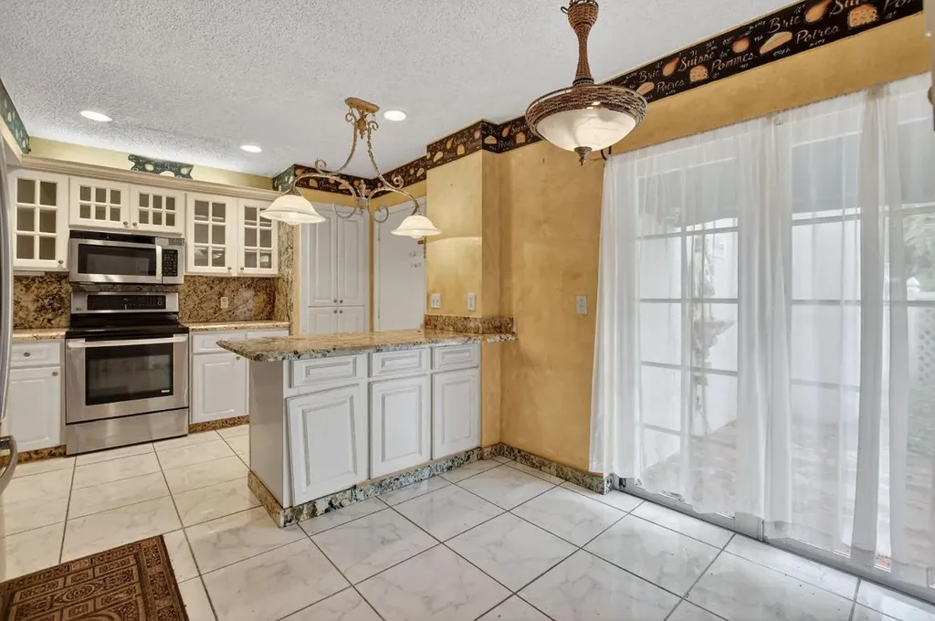 6758 Canary Palm Circle Boca Raton FL 33433