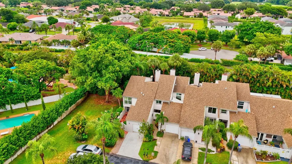 6758 Canary Palm Circle Boca Raton FL 33433
