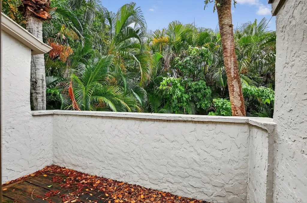 6758 Canary Palm Circle Boca Raton FL 33433