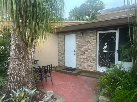 2424 Grant Street Hollywood FL 33020