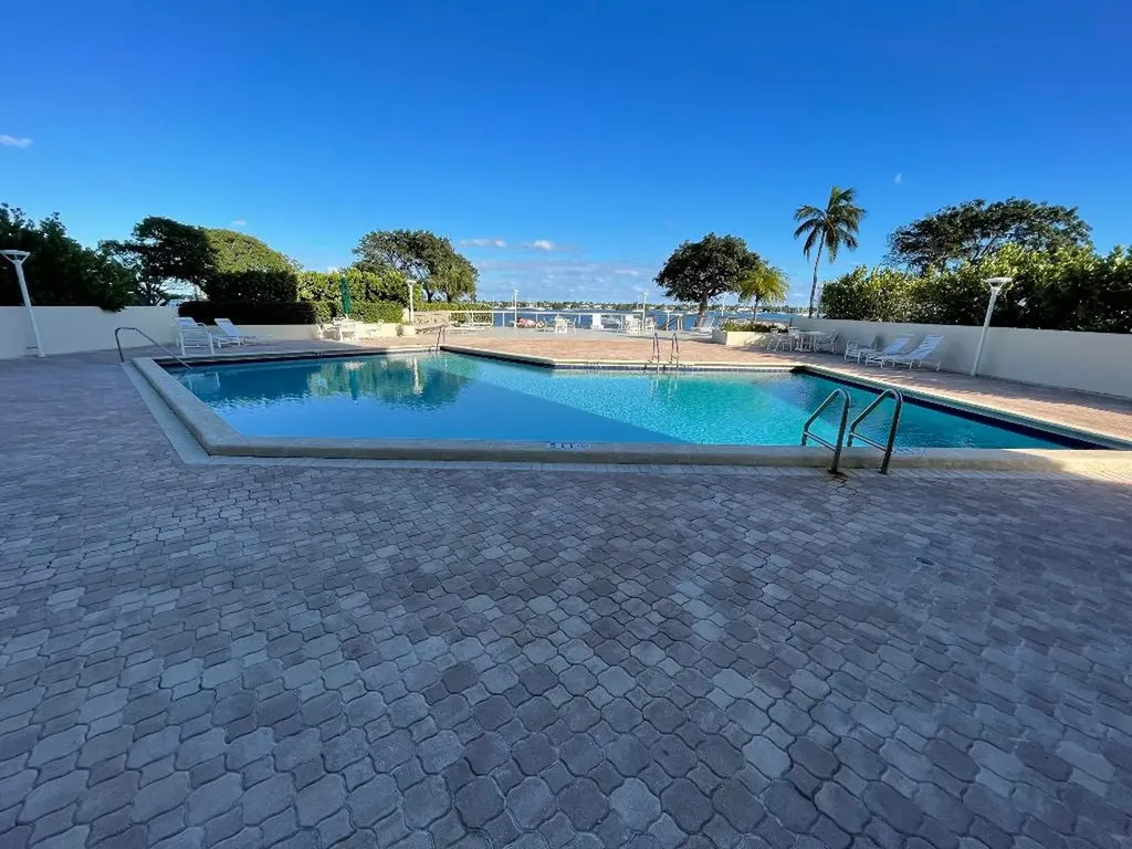 5600 N Flagler Drive West Palm Beach FL 33407