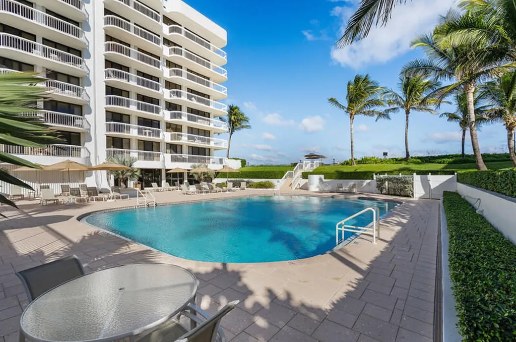 2580 S Ocean Boulevard Palm Beach FL 33480