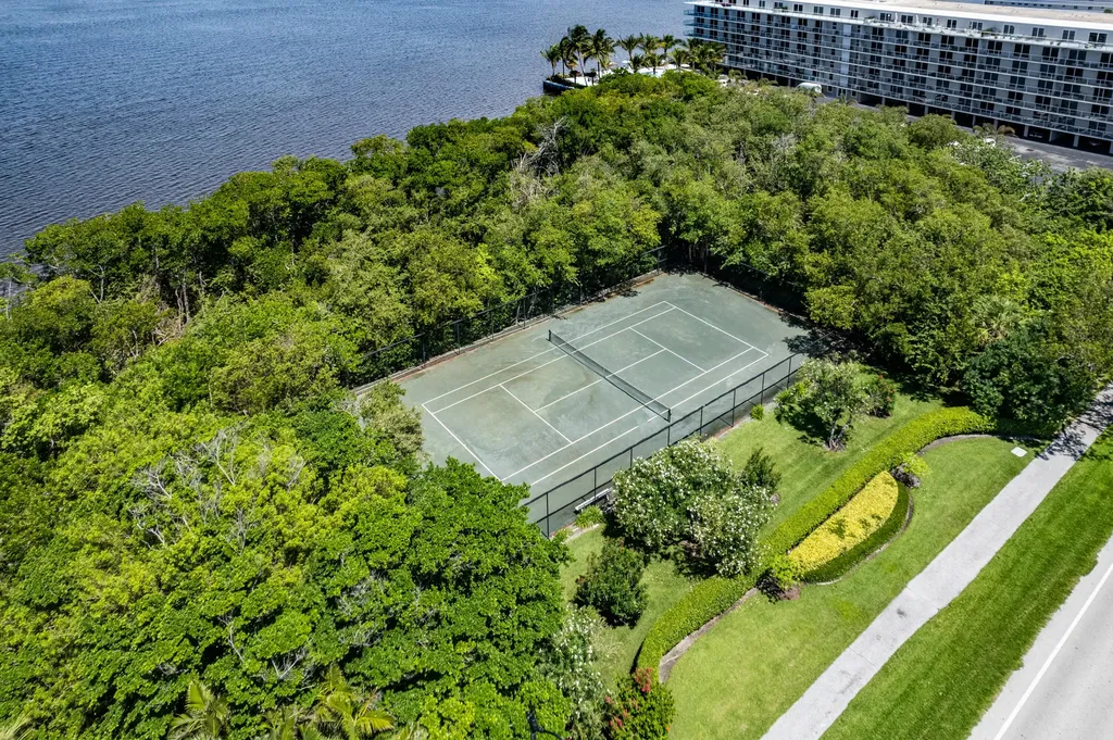 2580 S Ocean Boulevard Palm Beach FL 33480