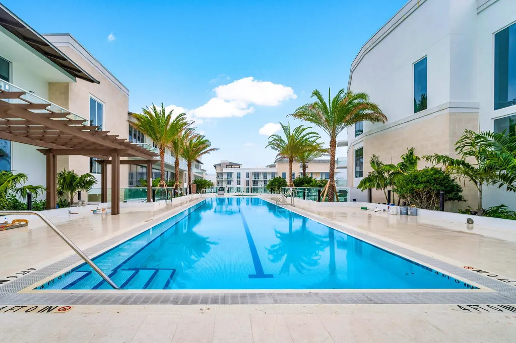 220 SE Mizner Boulevard Boca Raton FL 33432