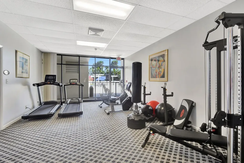 2000 Presidential Way West Palm Beach FL 33401