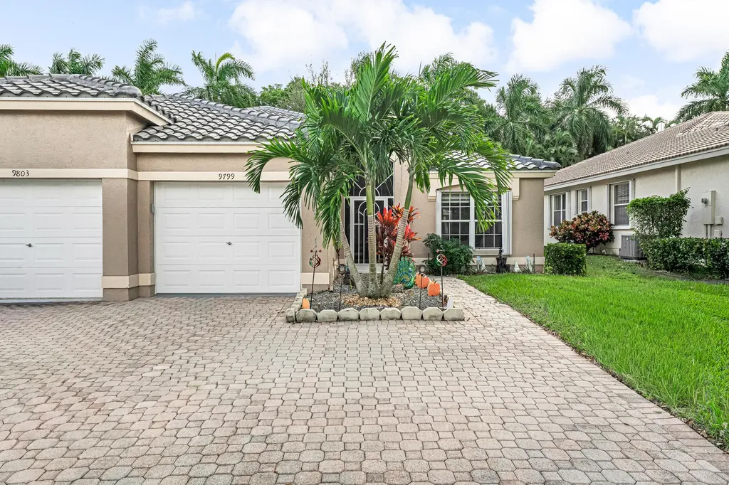 9799 Crescent View Drive S Boynton Beach FL 33437