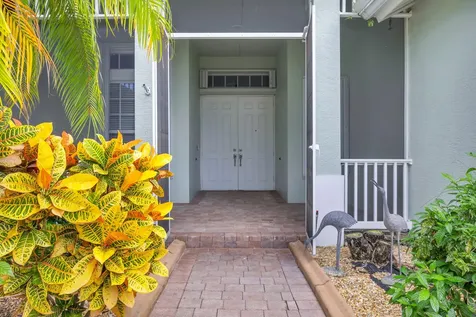 302 NW Westover Court Port St Lucie FL 34986