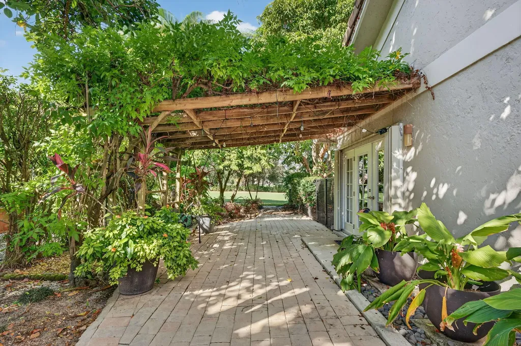 7205 Mandarin Drive Boca Raton FL 33433