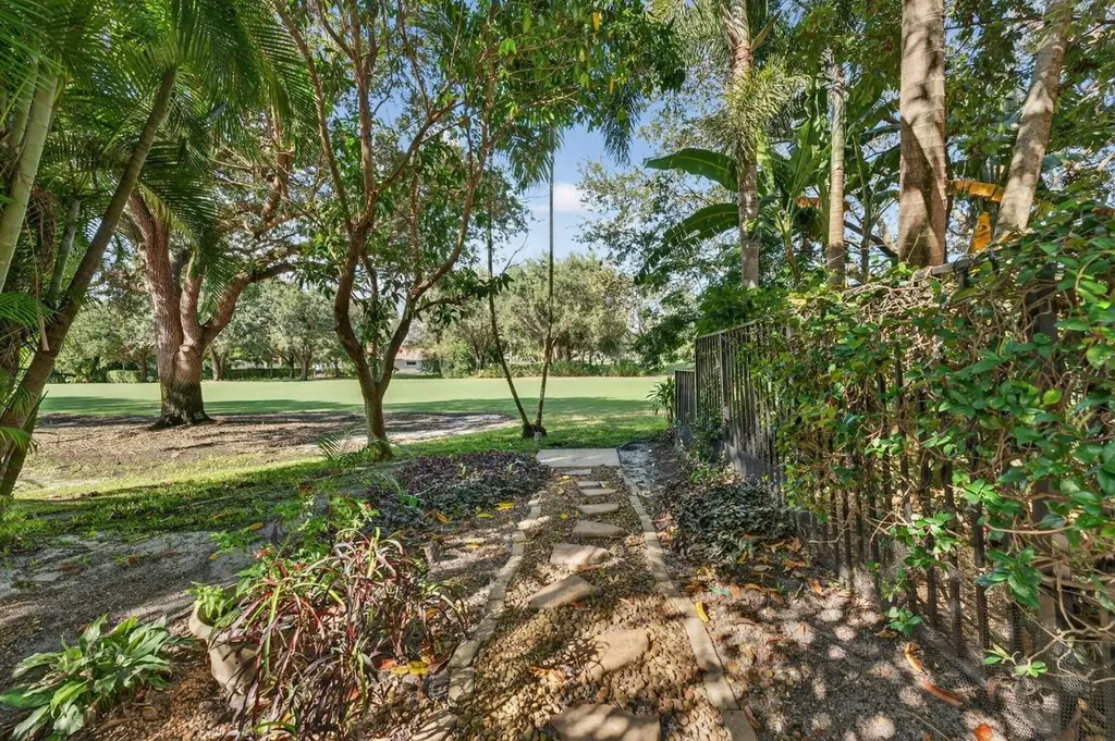 7205 Mandarin Drive Boca Raton FL 33433