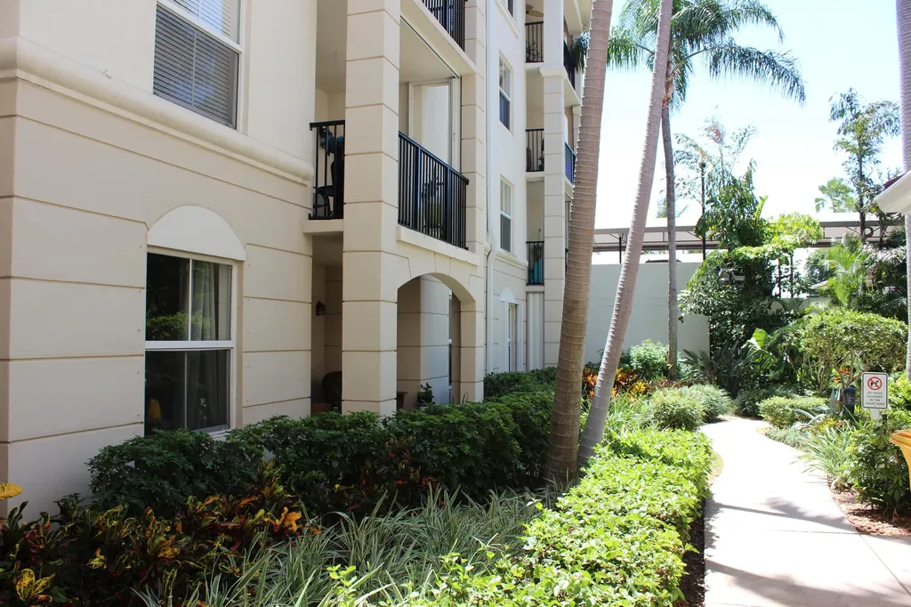3302 Tuscany Way Boynton Beach FL 33435