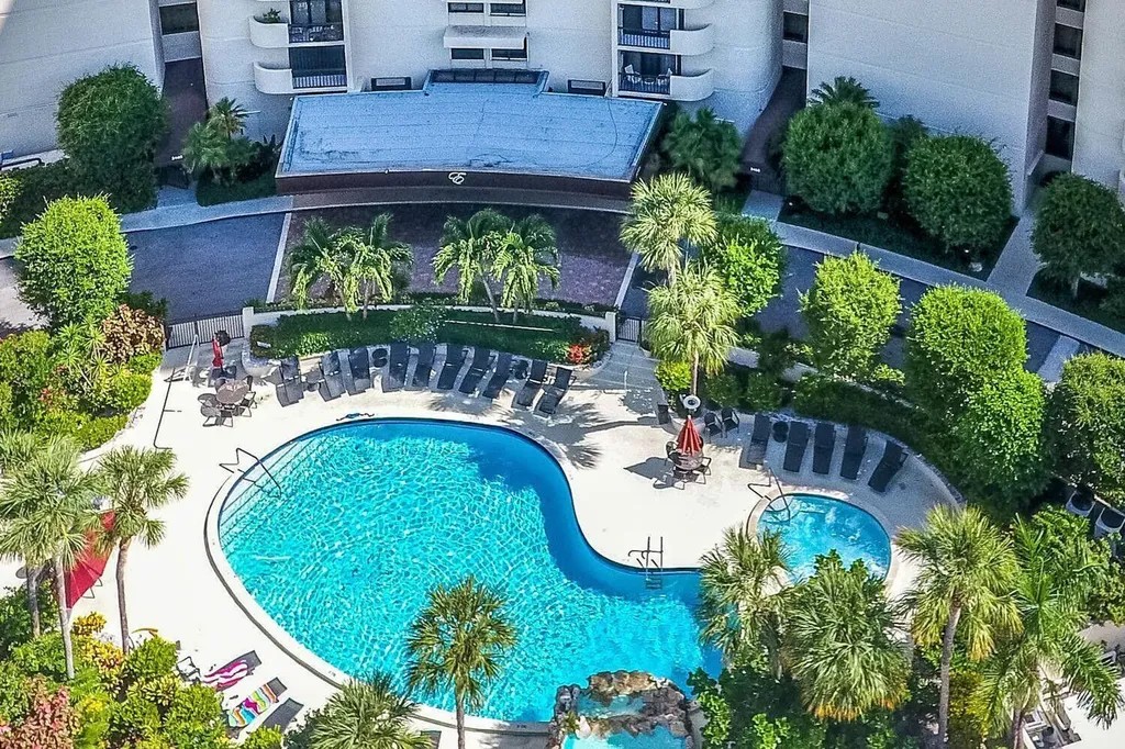 2480 Presidential Way West Palm Beach FL 33401