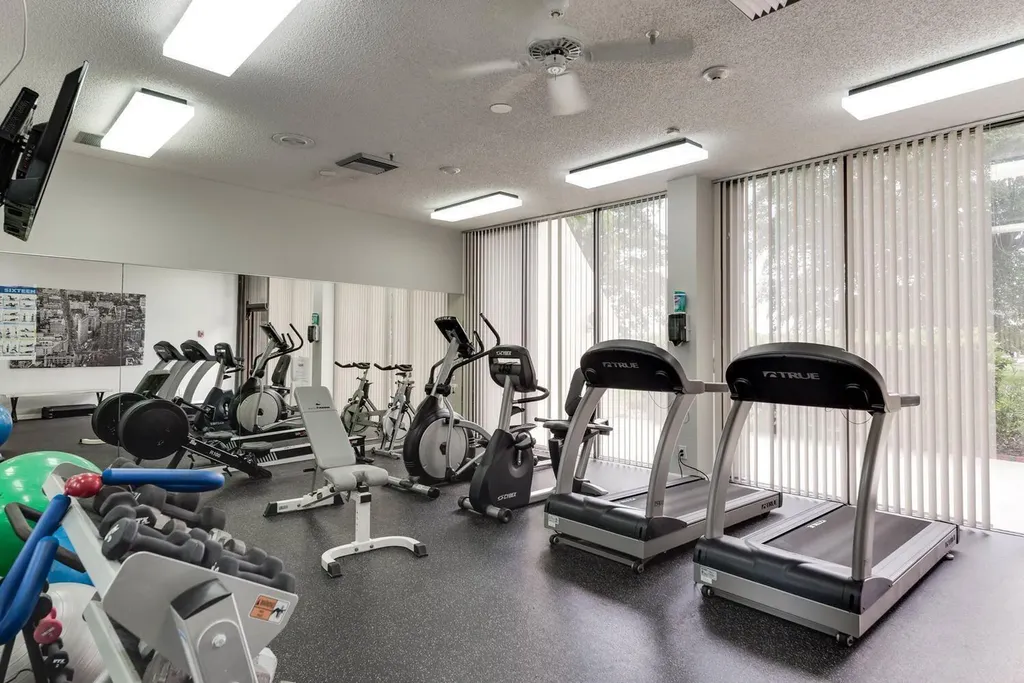 2480 Presidential Way West Palm Beach FL 33401