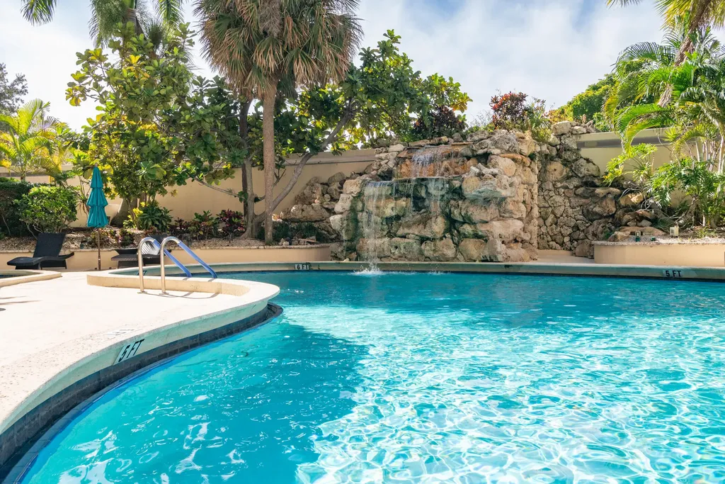 2480 Presidential Way West Palm Beach FL 33401