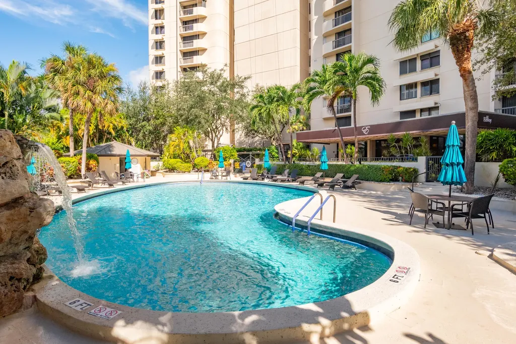2480 Presidential Way West Palm Beach FL 33401