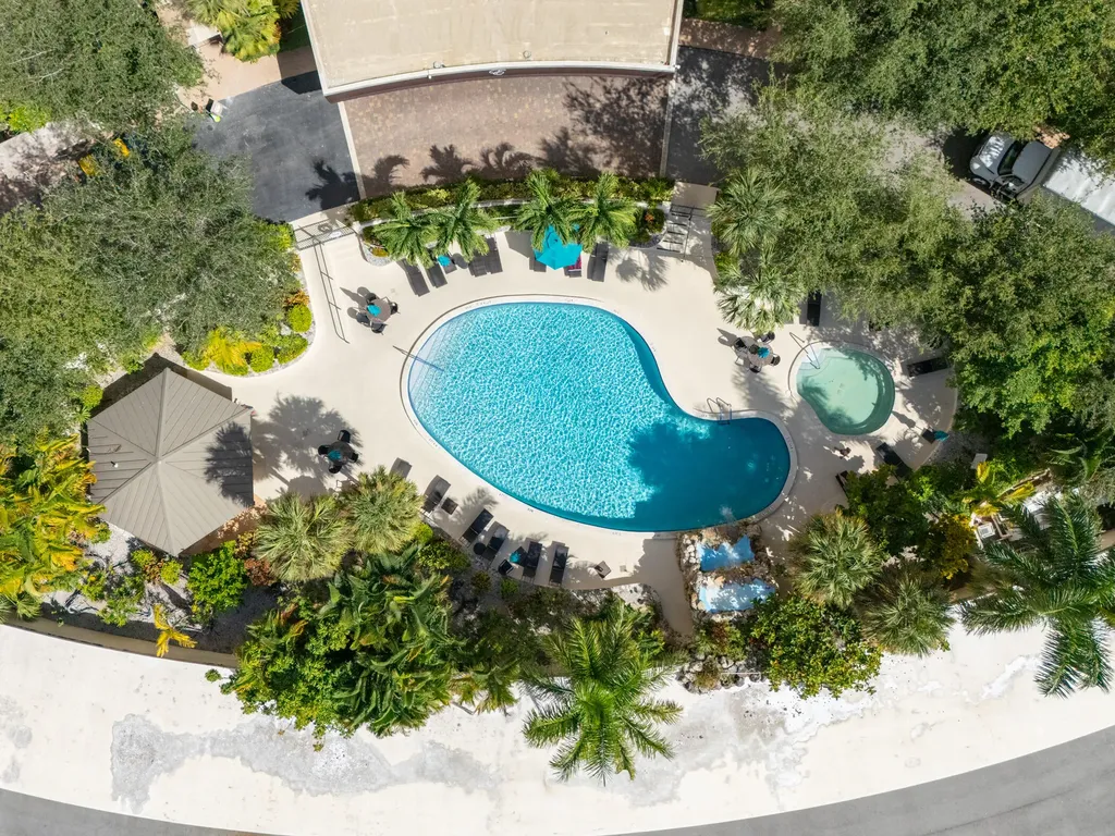 2480 Presidential Way West Palm Beach FL 33401