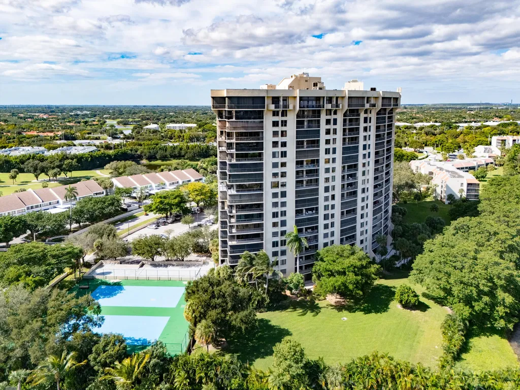 2480 Presidential Way West Palm Beach FL 33401