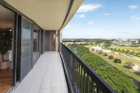 2480 Presidential Way West Palm Beach FL 33401