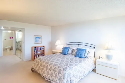 2480 Presidential Way West Palm Beach FL 33401