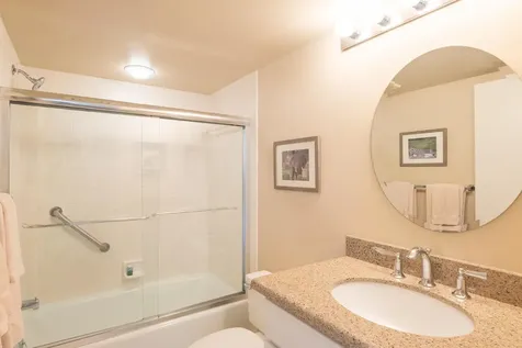 2480 Presidential Way West Palm Beach FL 33401