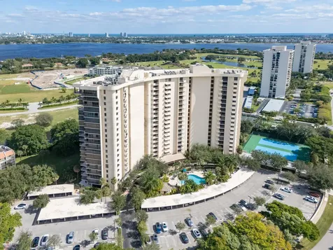 2480 Presidential Way West Palm Beach FL 33401