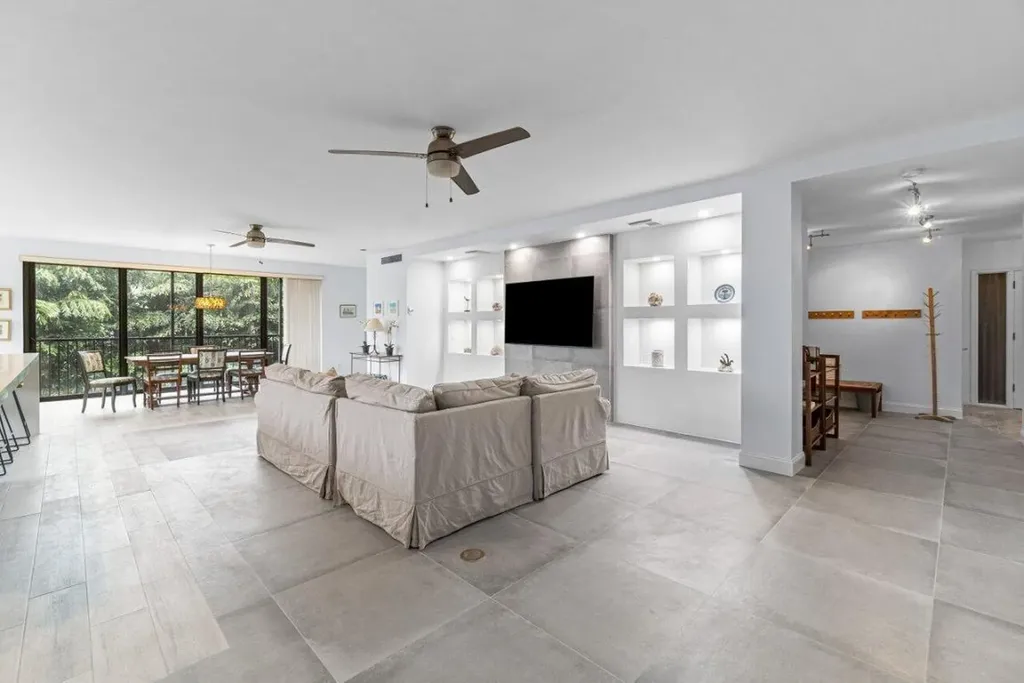 122 Andrews Avenue Delray Beach FL 33483