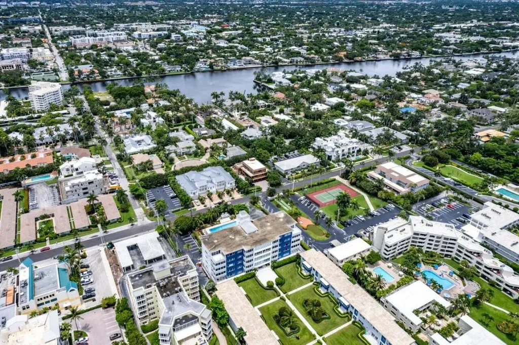 122 Andrews Avenue Delray Beach FL 33483
