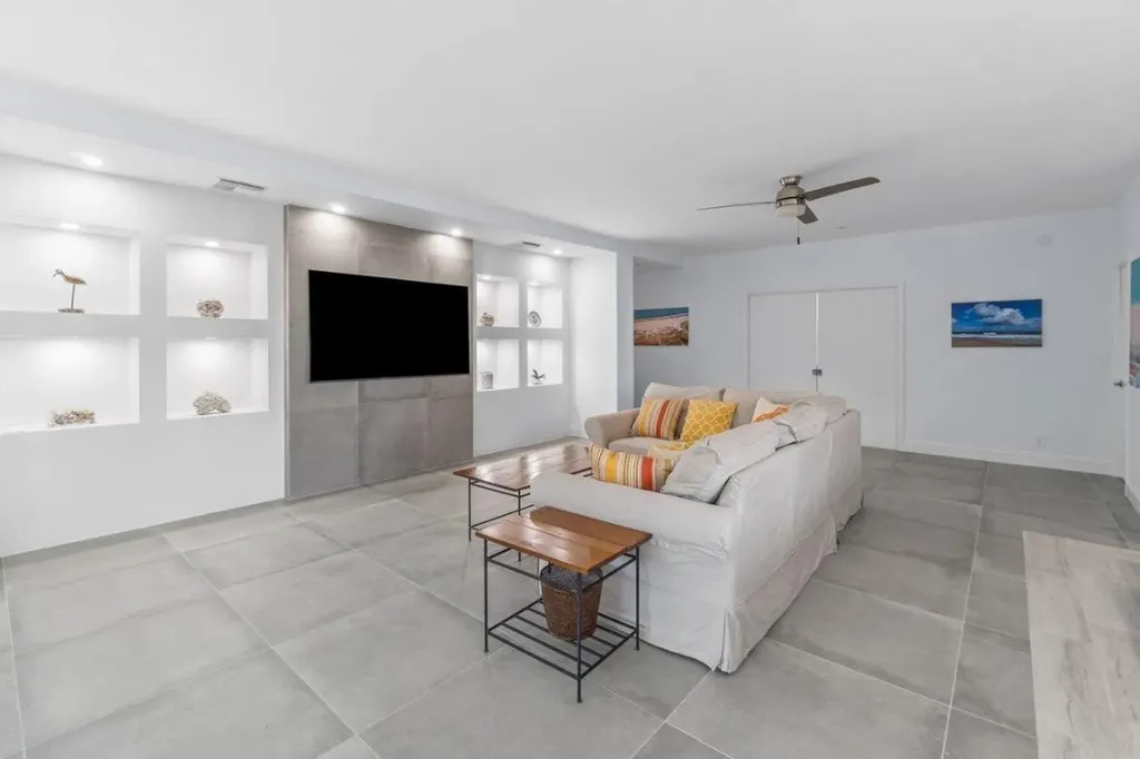 122 Andrews Avenue Delray Beach FL 33483