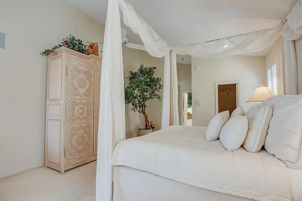 2499 Marseilles Drive Palm Beach Gardens FL 33410