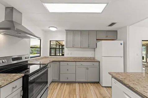 2733 SW Thunderbird Trail Stuart FL 34997