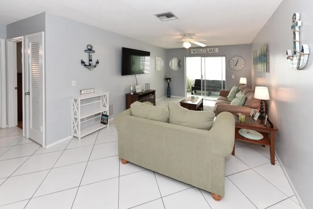 2182 NE 1st Way Boynton Beach FL 33435