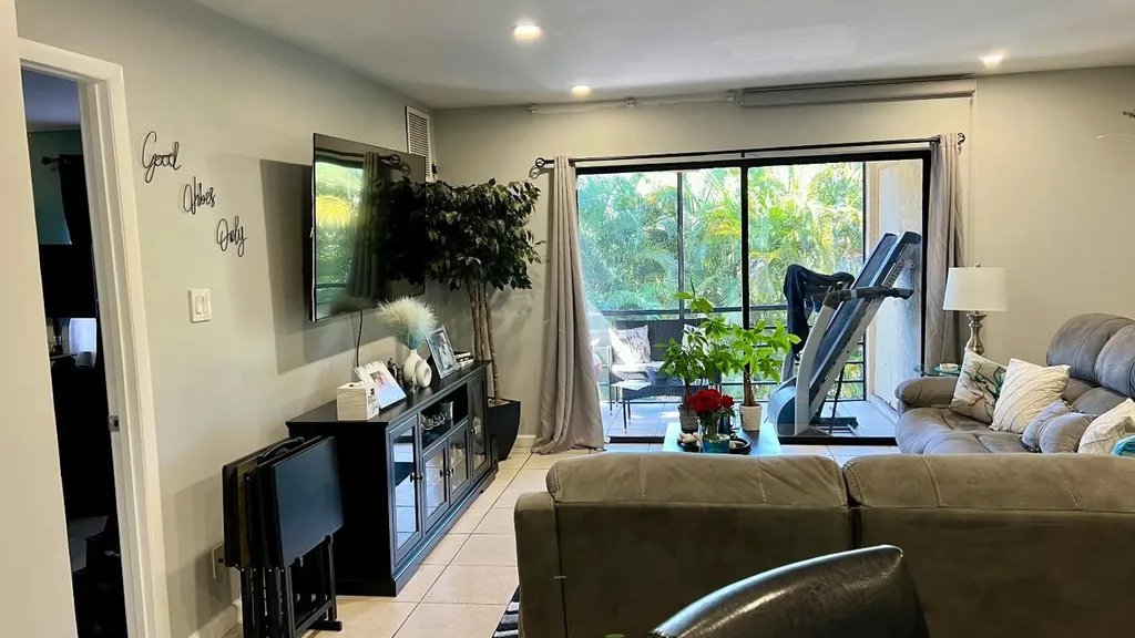 140 S Cypress Road Pompano Beach FL 33060