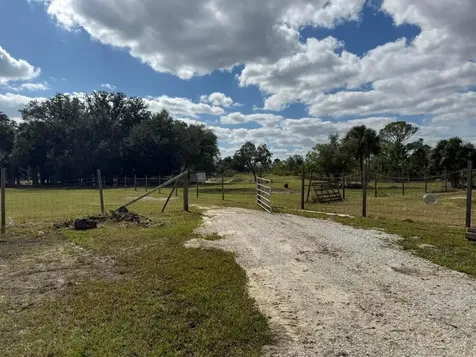 15628 NW 310th Street Okeechobee FL 34972