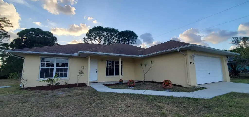 790 SW Hibiscus Street Port St Lucie FL 34983