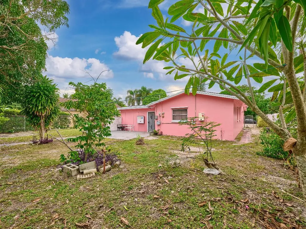 1010 S B Street Lake Worth Beach FL 33460