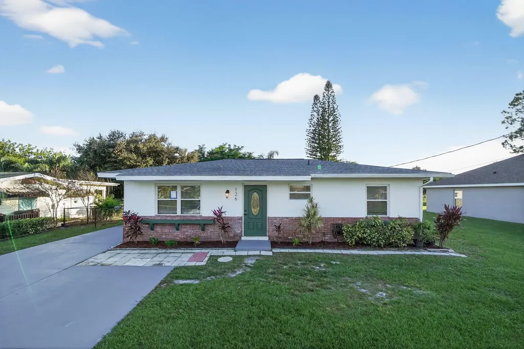 126 SW Lakehurst Drive Port St Lucie FL 34983